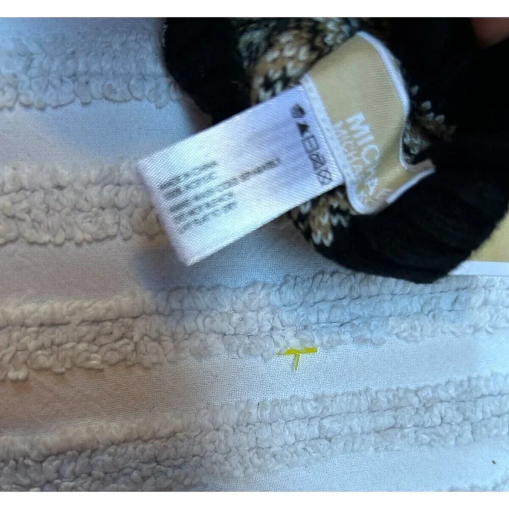 New MICHAEL Michael Kors Fold Over Thumbhole Cuffs Sporty Leopard Arm Warm OS